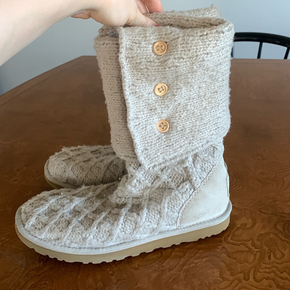 Cream Knit Uggs Size 8